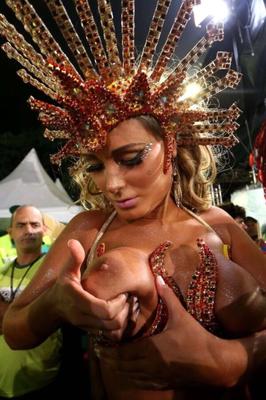 Famosa - Andressa Urach