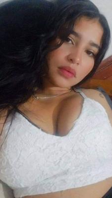 Mujeres ricas con grandes tetas