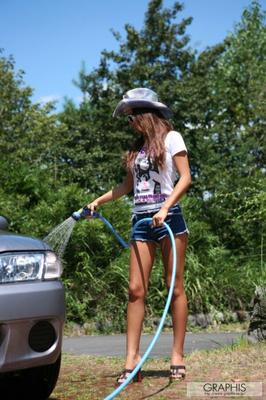 Beautés japonaises - Yoko Y - Lavage de voiture