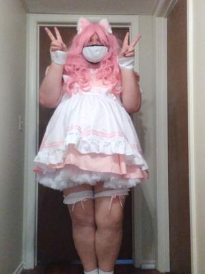 Chubby sissy maid!