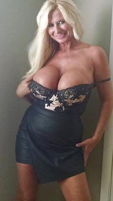 Hot MILF.