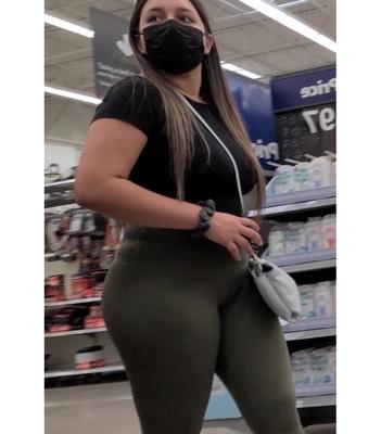 candid thick teen latina in green leggings