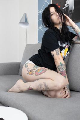 Suicide Girls - Vannacut - Esperando a mi asesino