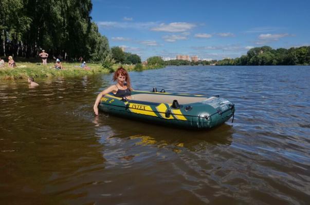 Plagia en barco