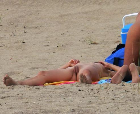 Meilleures vacances de nudisme à la plage pour voyeurs