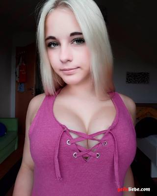 German chav with tits to cum over