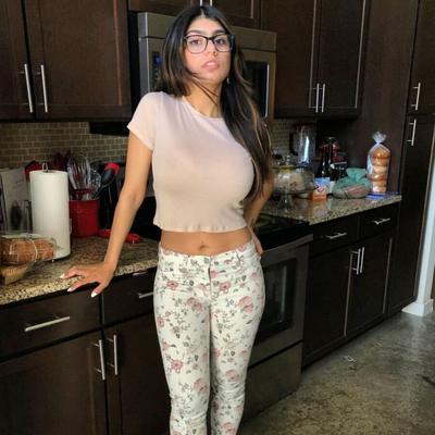 Mia Khalifa Aleatória