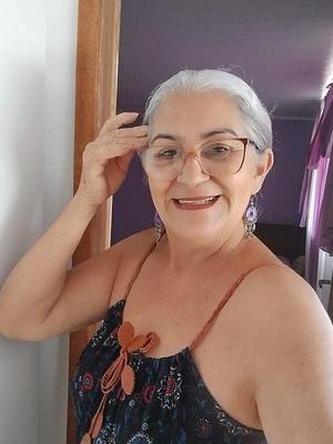 esta abuela es puro fetiche facial