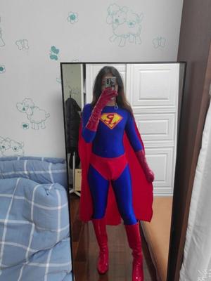 mariquita puta cosplay Supergirl