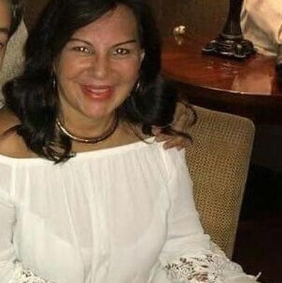 Hermosa MILF peruana llamada Gina