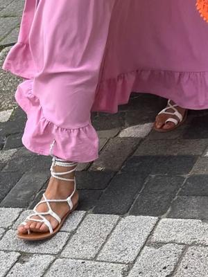 Candid feet Marocaine