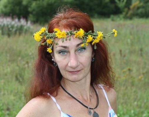 In Field with wreath