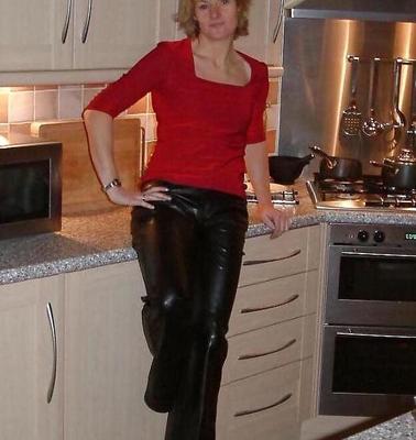 Exposed - horny UK MILF shared with many friends