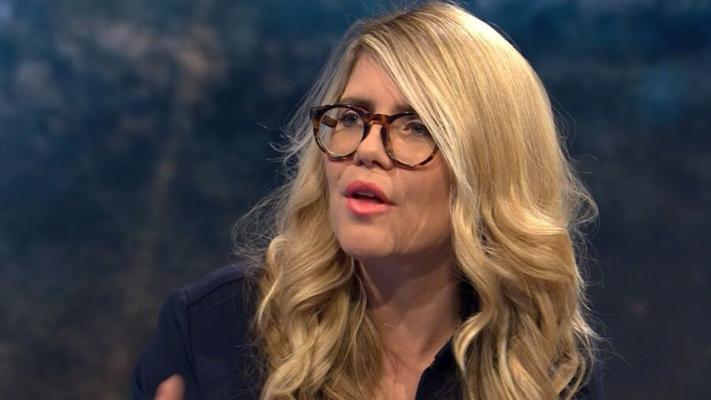 Emma Barnett...apresentadora de notícias do Reino Unido