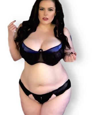 Louise Varns – britisches Plus-Size-Model mit atemberaubenden Kurven!