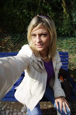 Blonde sexy (Selfie en plein air)