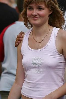 braless and pokies