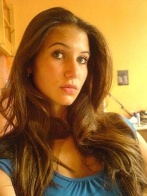 - HOT BRUNETTE