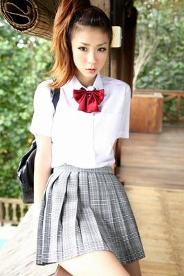 Aki Hoshino school girl