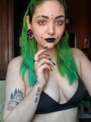 Esta Humiliatrix de pelo verde