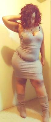 Escort negra BBW caliente con GRAN culo y muslos