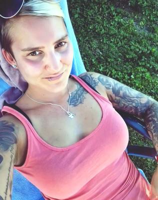 Juliana geile Tattoosau German Hot Girl