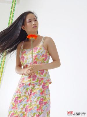 Chinese Beauties - Jia L - Flower Power