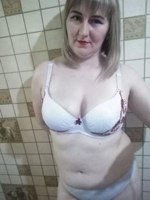 Mollige russische MILF Elena aus der Stadt Miass