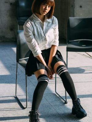 Épouses asiatiques en collants