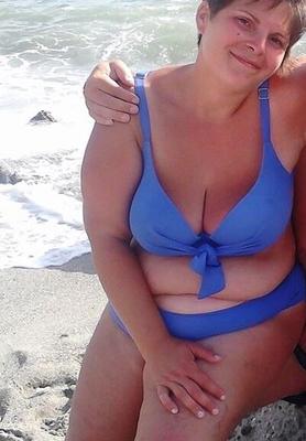 Pretty BBW at the Beach  N/N