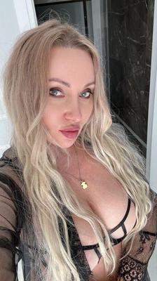 Anna gros cul blonde sexy MILF russe mixte photos chaudes