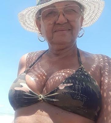 abuela latina coroa cavala gostosa