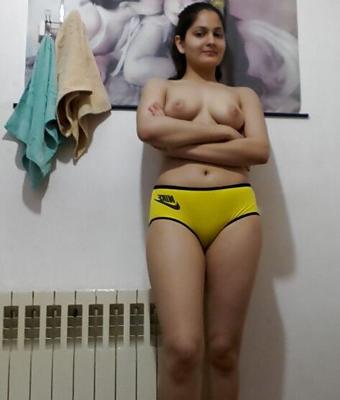 Linda adolescente india se la follan