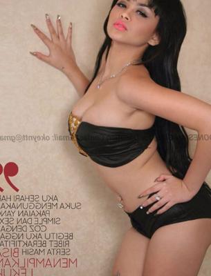 42 Modèle chaud Bikini indonésien Majalah Gress indo