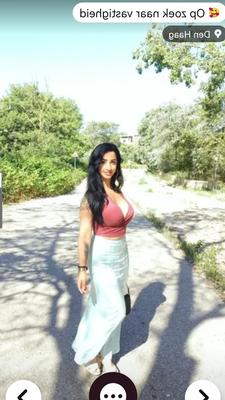 Persian milf's Badoo and Tinder pics 