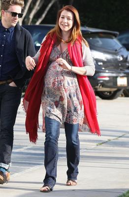 Alyson Hannigan – Auf dem Weg zum Salon in Los Angeles