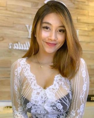 Puta indonesia Sri Ayu Tarisa