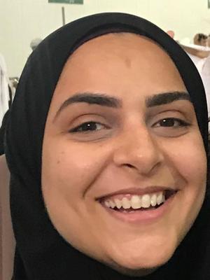 Vollbusige arabische Frau Mia